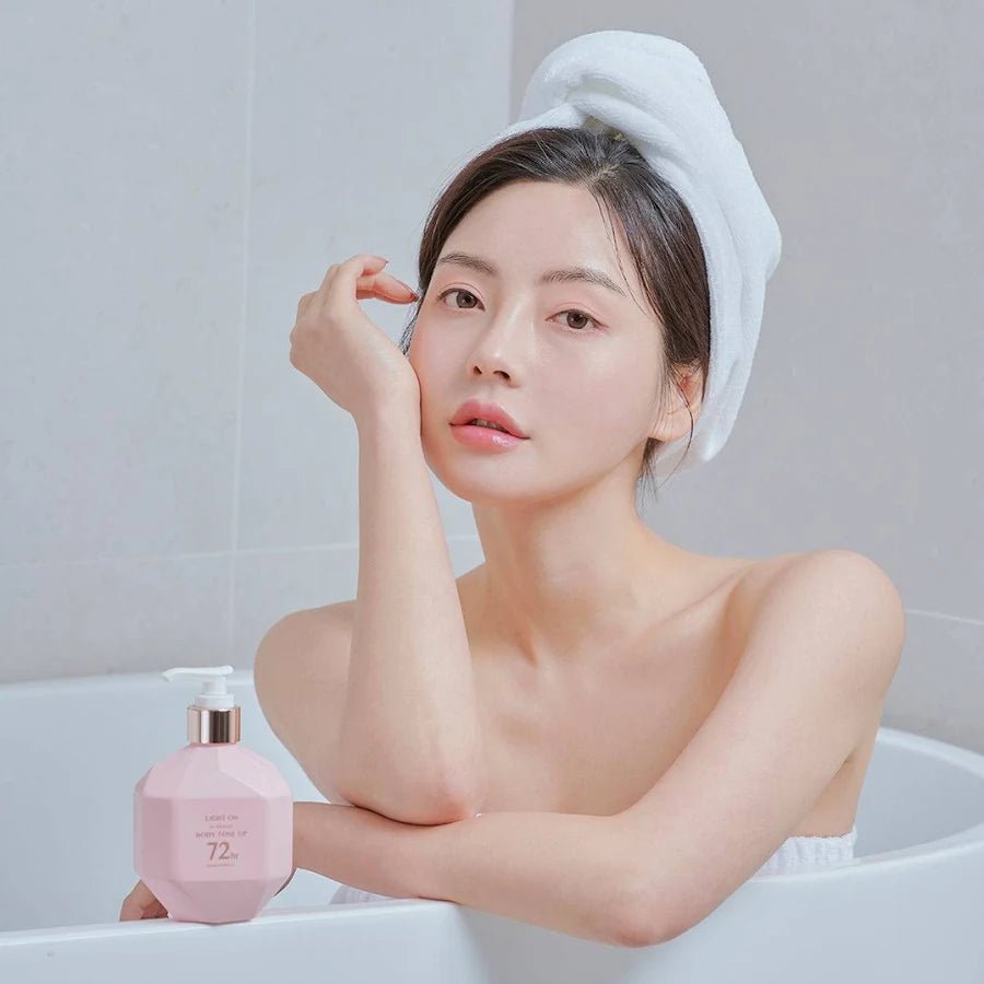 [B.O.M] LIGHT ON in Shower Body Tone up 72hr (290ml) - Palace Beauty