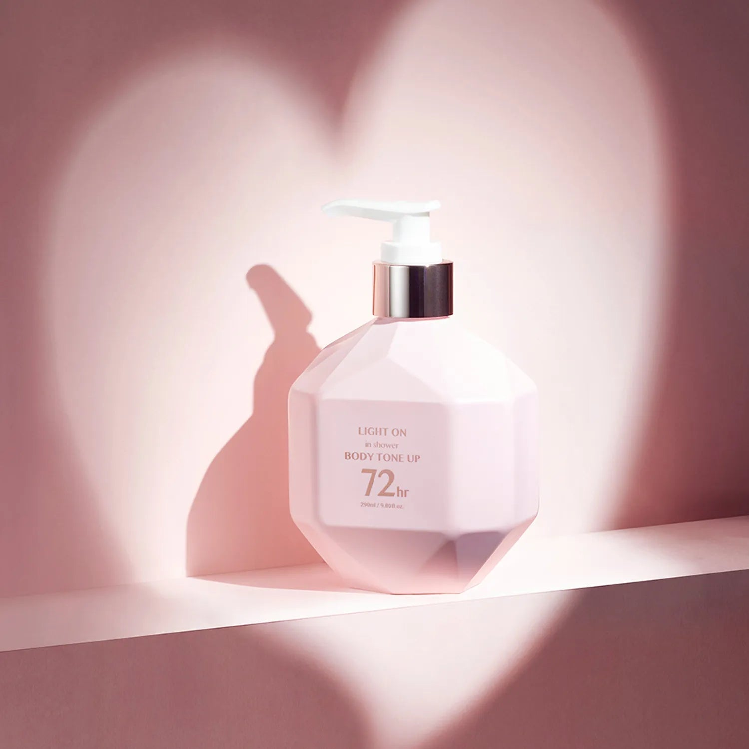 [B.O.M] LIGHT ON in Shower Body Tone up 72hr (290ml) - Palace Beauty